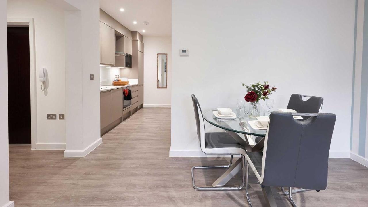 Luxustay Milburn House Milton Keynes Eksteriør bilde