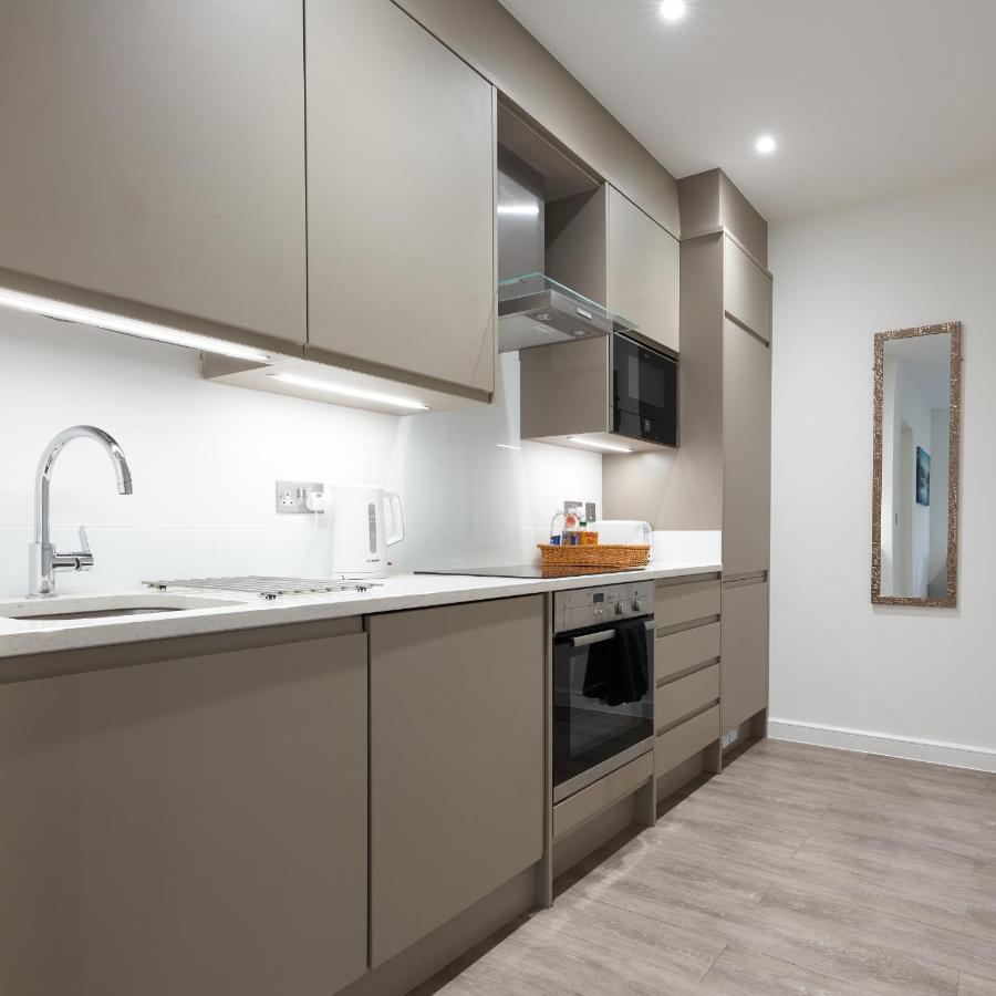 Luxustay Milburn House Milton Keynes Eksteriør bilde
